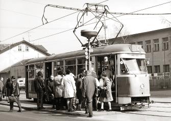 listopadu 1951, ale ofici lnï ji DopravnÌ podnik hlav. mïsta Prahy p evzal aû 31. prosince 1952 spoleënï s druh m prototypem Ë. 5002. ÑPÏttisÌcjedniËkaì vykonala technickoñbezpeënostnì zkouöku 4.