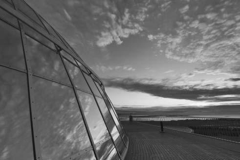 G Fotografování scén v protisv tle P i fotografování scén, které obsahují jasné i tmavé oblasti, použijte režim <G> (Ovládání HDR podsv tlení).