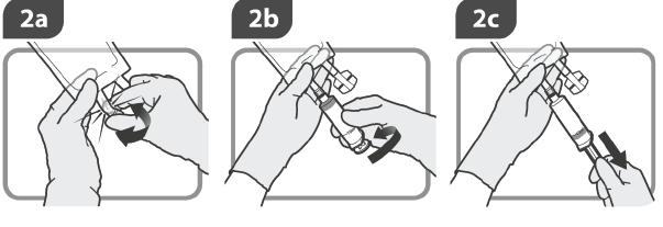 Ujistěte se, že hrot uvnitř adapteru na injekční lahvičku míří do středu septa lahvičky a přitlačte adapter silně na lahvičku, dokud do sebe nezapadnou.
