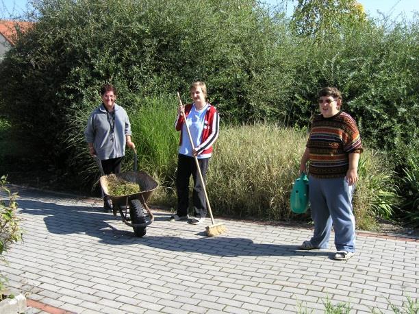 Nejmladšímu klientovi bylo 8 let a nejstarší oslavila v loňském roce 71. narozeniny. Služby v zařízení využívá 93 žen a 8 mužů. Věkové složení klientů k 31. 12.