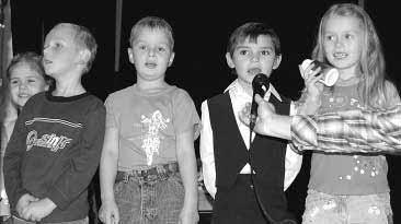 KaÏdoroãnû se dokonce konal i ma karní karneval na bruslích - viz. fota z karnevalu v r.1981.