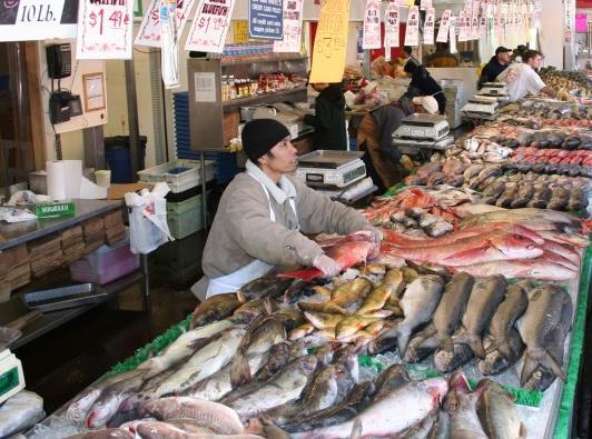 Použití zakázaných léčiv k ošetření krevet z Vietnamu Producenti krevet ve Vietnamu pokračují v používání zakázaných léčiv a takových množství antibiotik, která překračují MLR (RASFF notifikace,