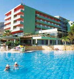 kategórií, aj rodiny s deťmi. Poloha: hotelový areál sa rozprestiera priamo pri mori, asi 300 m od rušného centra živého strediska Hersonissos, 25 km od hlavného mesta Heraklion.