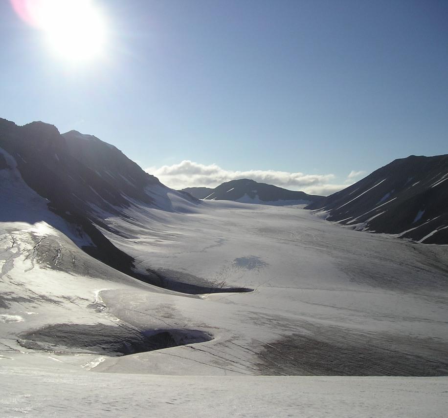Mrazové pouště Kateřina Trnková Území pokrytá ledovcem, nunataky, případně tzv.
