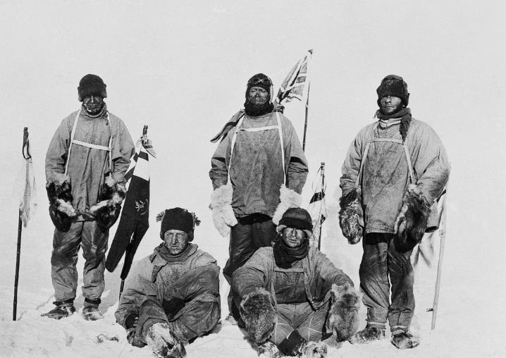 Amundsena došla na jižní pól, přežili. 17