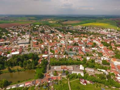 Činnosti spadající do agendy MA21 se často prolínají napříč komisemi a výbory města, jako je Finanční výbor, Komise životního prostřední nebo Komise pro územní rozvoj a stavebnictví.