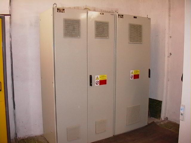 Regulácia pohonov kotla Regulácia vzduchového 132 kw a dymového 75 kw ventilátora kotla Regulácia obehových čerpadiel 37 kw a 55 kw Rozsah dodávky Projekt NN Motor