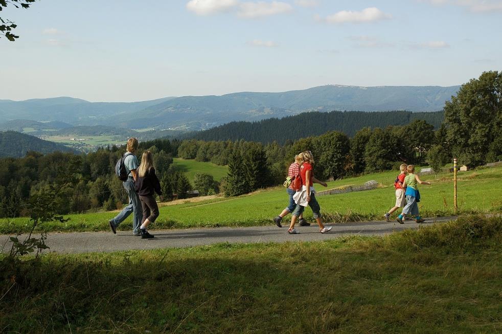 100 km značených turistických tras v