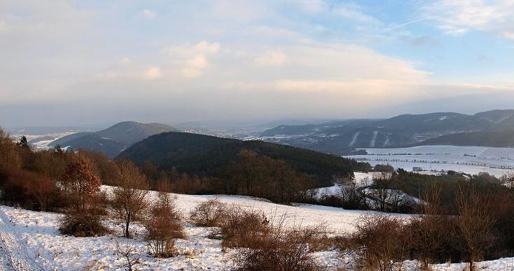 Kolem Křivoše (který se podobá nedaleké rozhledně Babylon) prochází místní vycházkové trasy obcí mikroregionu Porta.