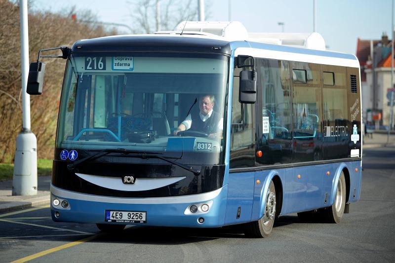 6.3 SOR EBN 8 Následujícím milníkem se stal elektrobus značky SOR v 8. metrovém provedení (SOR EBN 8). V provozu byl pouze od 7. 2. 11. 2. 2014.