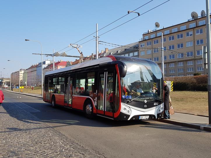 6.7 SOR NS 12 Electric Se zahájením testování parciálního trolejbusu, byl pronajmut na rok (s možností další opce) nový elektrobus SOR NS 12 Electric.