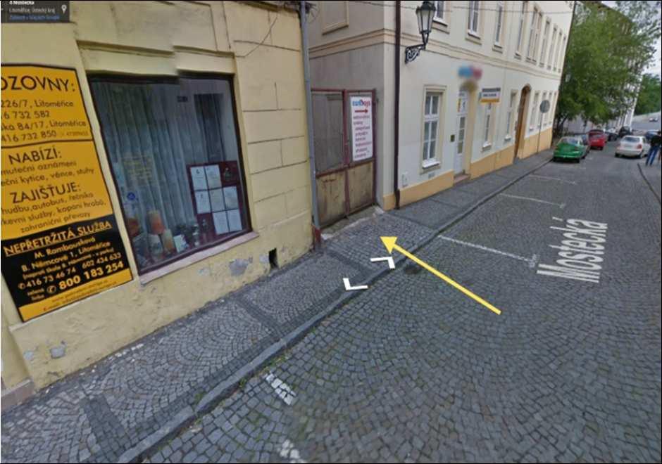 s umístěním kontejnerů na odpad. Město by nám muselo umožnit náhradní stání v ulici Vavřinecká.
