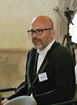 konference komunikačních center, odeznělo dalších jedenadvacet referátů, podle svého zaměření rozčleněných do tří konferenčních bloků.