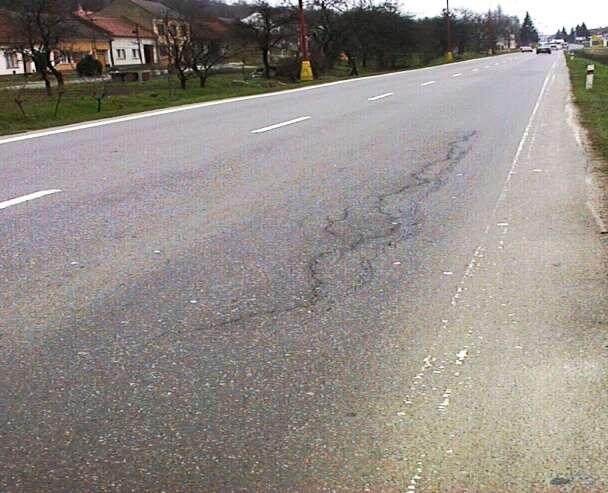 rozvětvená v jízdní stopě