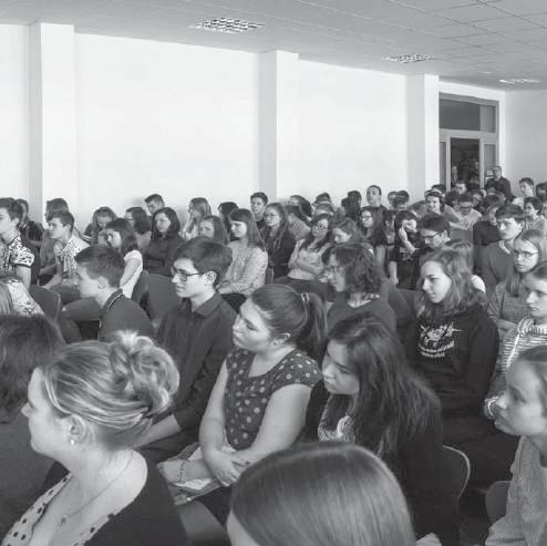 Biskupské gymnázium Žďár nad Sázavou Biskupské gymnázium poskytuje nadaným studentům a studentům, kteří projeví o studium některého z oborů vážný zájem, množství nadstandardních aktivit, které jim