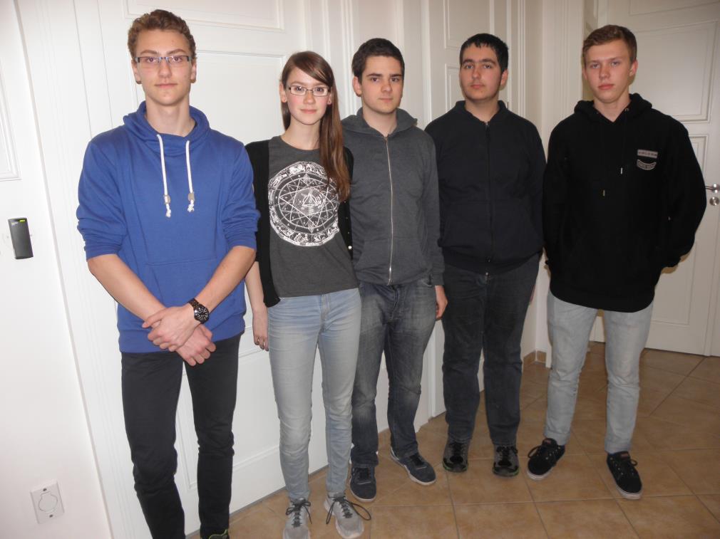Dvě pátá místa v matematické soutěži Náboj V pátek 7. 4. proběhl na Slezské univerzitě v Opavě další ročník mezinárodní štafetové soutěže Náboj.