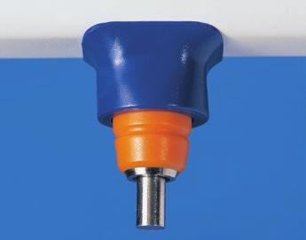 Systém DuoFlow se skládá z těchto hlavních dílů: regulátoru tlaku s jednotkou čerpadla (1), samonos ným PVC elementem s napáječkami a antihřadovacím lan kem (2), kapátek Combi Master (3) a