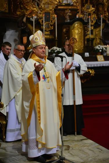 SVÁTEK MAMINEK 14. 5. 2017 V neděli 14. května byl moc pěkný den. Na mši sv. se zastavili poutníci, kteří putovali přes Choceň na Velehrad.