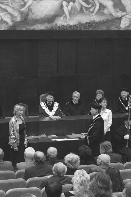 DVAKRÁT NA KATEDŘE DĚJEPISU PDF MU Na přelomu tisíciletí jsem se stal spolu s dr. Miholou členem a později předsedou poroty historie celostátní přehlídky středoškolské odborné činnosti.