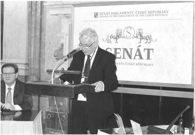JAROSLAV VACULÍK dovala se studenty. Při této příležitosti byl shlédnut filmový snímek o historii volyňských Čechů, na kterém jsem také participoval.