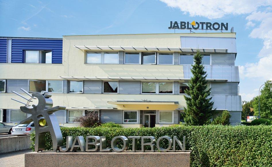 O JABLOTRONU Dodáváme zákazníkům špičkové zabezpečovací a komunikační systémy. Jablotron Alarms, a.s. je progresivní společností s tradicí od roku 1990. Patříme k nejvýznamnějším dodavatelům alarmů.