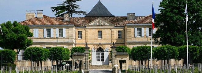 Château du Tertre 5éme Grand Cru Classé, Margaux Ch. du Tertre je situované na jedněch z nejkrásnějších a nejvyšších štěrkových parcelách v Margaux. Toto panství bylo založeno v 18.