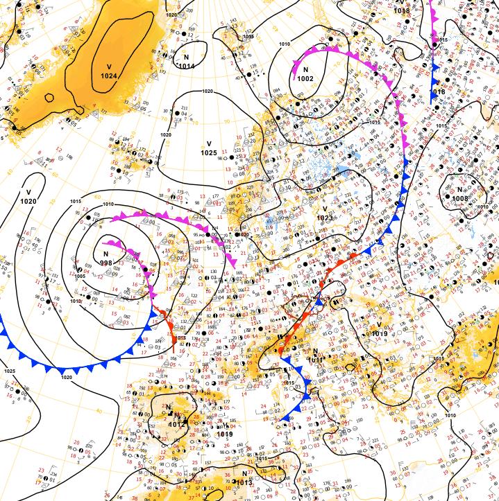 Obr. 4 Frontální analýza přízemního tlakového pole nad Evropou z úterý 3. 7.