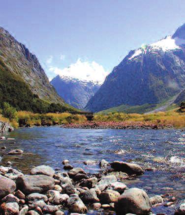 den ALOTAU (PAPUA-NOVÁ GUINEA) Krátký exkurz do vpravdě jiného světa z moderní Austrálie do naprosté exotiky.