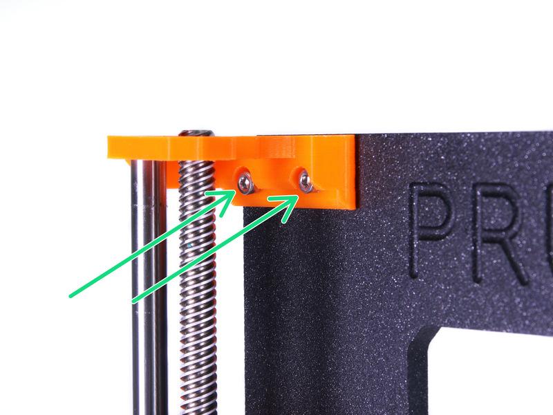 Step 11 Osa X: příprava osy Z 2,5mm inbusovým klíčem povolte šrouby na 3D tištěných součástkách v levém a pravém horním rohu osy