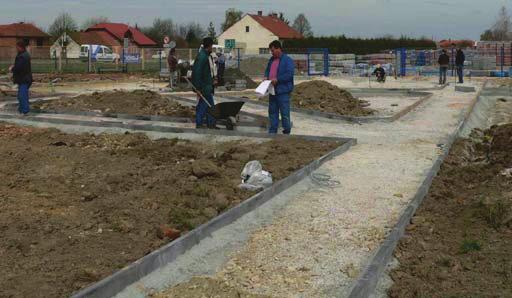 Zhotovenie nosnej vrstvy Na zemnú pláň sa v potrebnej hrúbke nanesie ochranná vrstva proti premrznutiu podložia.