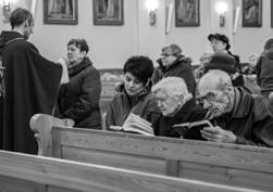 Ředitelka Charity s pastorační asistentkou pozvaly hosty na další chystané akce: společný koncert Yvetty Simonové s Josefem Zímou a poutní zájezd na Svatý Hostýn.