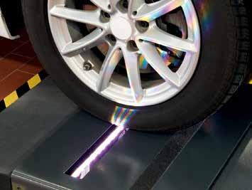 Robustní, přesné a rychlé: Měření dezénu pneumatik Bosch TTM Odolná konstrukce pro nejnáročnější každodenní použití v autoservisu: Žádné pohyblivé díly, na rozdíl od laserové
