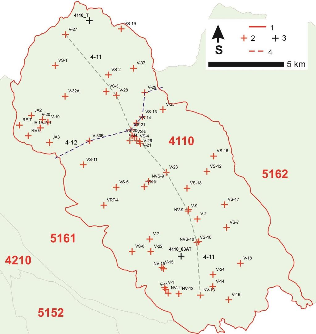 Obrázek 3-1: Mapa vrtné prozkoumanosti rajonu 4110 s vyznačením geologických řezů.