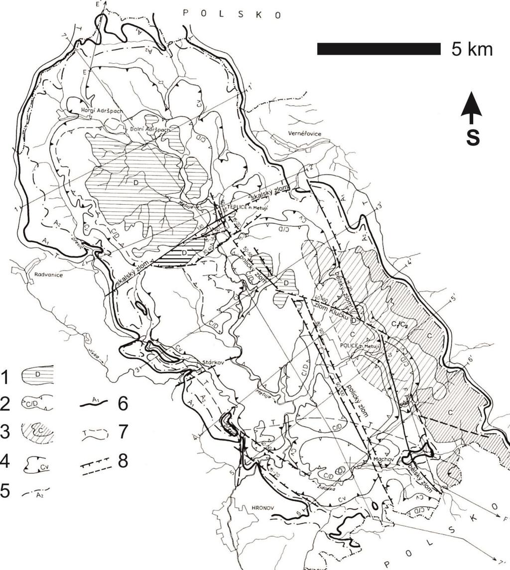 Obrázek 4-8: Rozšíření hydrogeologických těles v Polické pánvi s průběhem hlavních zlomů.