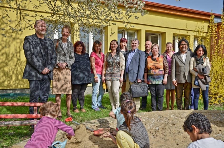 Třináct dětí a dívek, zejména členek romských tanečních souborů z Liščiny a Hrušova, mělo poprvé v životě možnost zblízka poznat náročnost a krásu baletu, obdivovat ladné pohyby tanečnic i tanečníků,