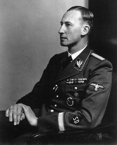 1942 Kurt Daluege, 1942-43 jmenován novým zastupujícím říšským protektorem Protektorátu Čechy a Morava,