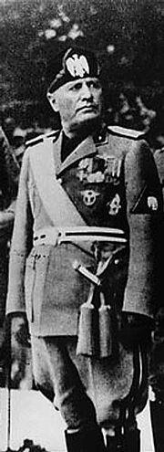 Benito Mussolini italský politik a diktátor, zakladatel a spolutvůrce ideologie fašismu Vůdcové Osy Adolf Hitler německý národně