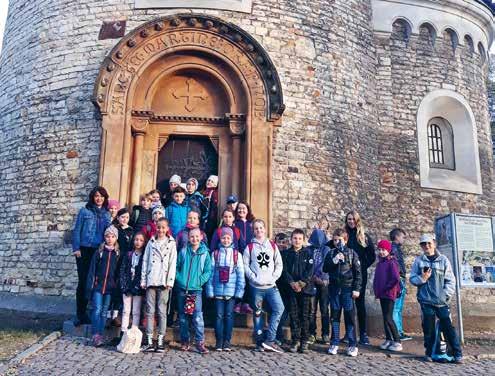 ŠKOLY, ŠKOLKY etc. Škoní okénko Vážení rodiče, vítejte u našeho adventního okénka, které vám přináší udáosti za předchozí měsíc v naší škoe.