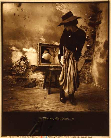 SAUDEK JAN (*1935) MONIGUE LAYS černobílá fotografie, 30 x 41 cm, sign. PD Jan Saudek 21.000 Kč 92.