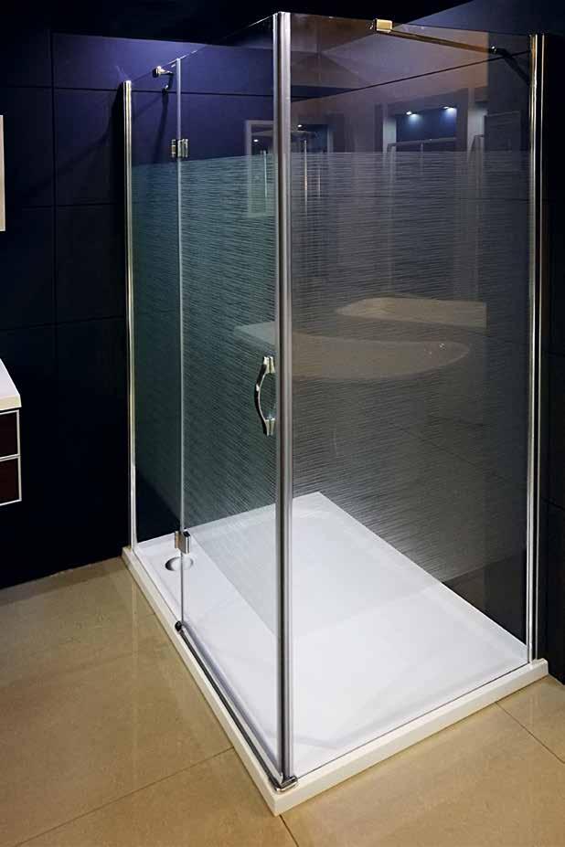 Sprchové kouty designové fólie Pro rok 2017 zařazujeme jako novinku možnost individuálního polepu jakéhokoliv sprchového koutu v čirém skle velmi kvalitní designovou fólií.
