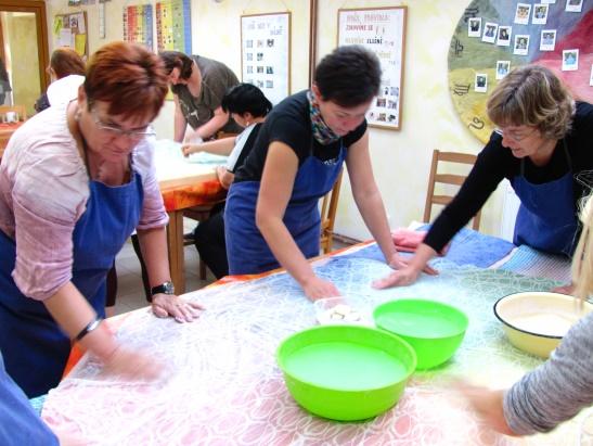 prostor a příležitost pro sdílení a vzájemnou podporu. Skupina byla otevřená, v průběhu roku do ní mohli vstupovat i další zájemci. V rámci minulého roku jsme připravili 10 setkání.