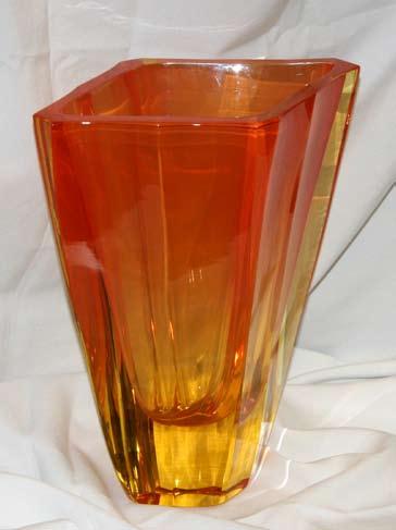 64 Moser Glass Váza, design Jiří Šuhájek ručně broušený křišťál, výška: 32 cm, značeno