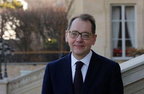 Týden Francie DÉVELOPPER L EUROPE NUMÉRIQUE ROZVÍJET DIGITÁLNÍ EVROPU Roland Galharague, Ambassadeur de France en République tchèque.