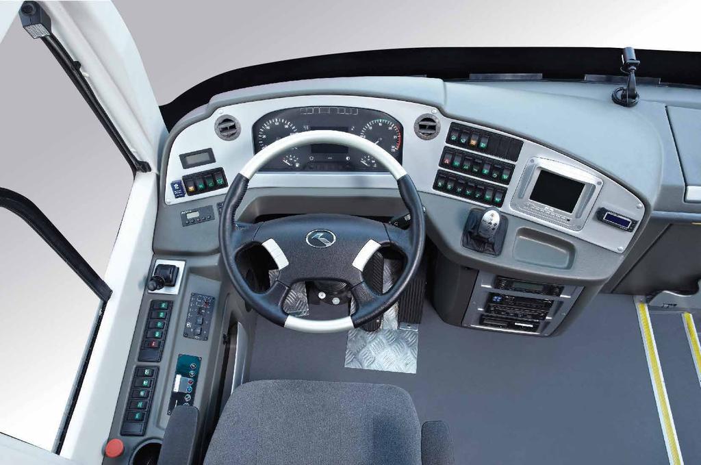 tvrzené sklo s tónováním Minimální světlá výška vozidla (mm) KAPACITA Uspořádání sedadel Objem palivové nádrže (L) MOTOR Značka Model Emisní norma Výkon (kw/ot.) Točivý moment (Nm/ot.
