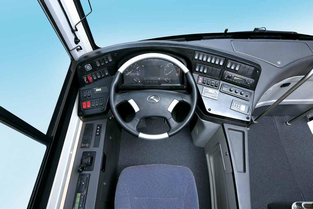 Technická specifikace Prostor řidiče Moderní a ergonomicky navržený prostor řidiče zajišťuje větší jistotu řidiče.