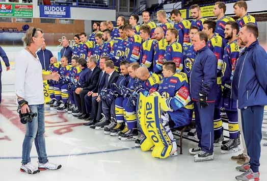 SKVĚLÝ OBRAT NA LEDĚ VÍTKOVIC PŘINESL DVA BODY Hokejisté Aukro Berani Zlín vstoupili úspěšně do nového ročníku Tipsport extraligy 2017/2018.