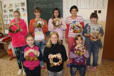 Několikaletou tradici má spolupráce školy s oddělením environmentální výchovy KRNAPu ve Vrchlabí.