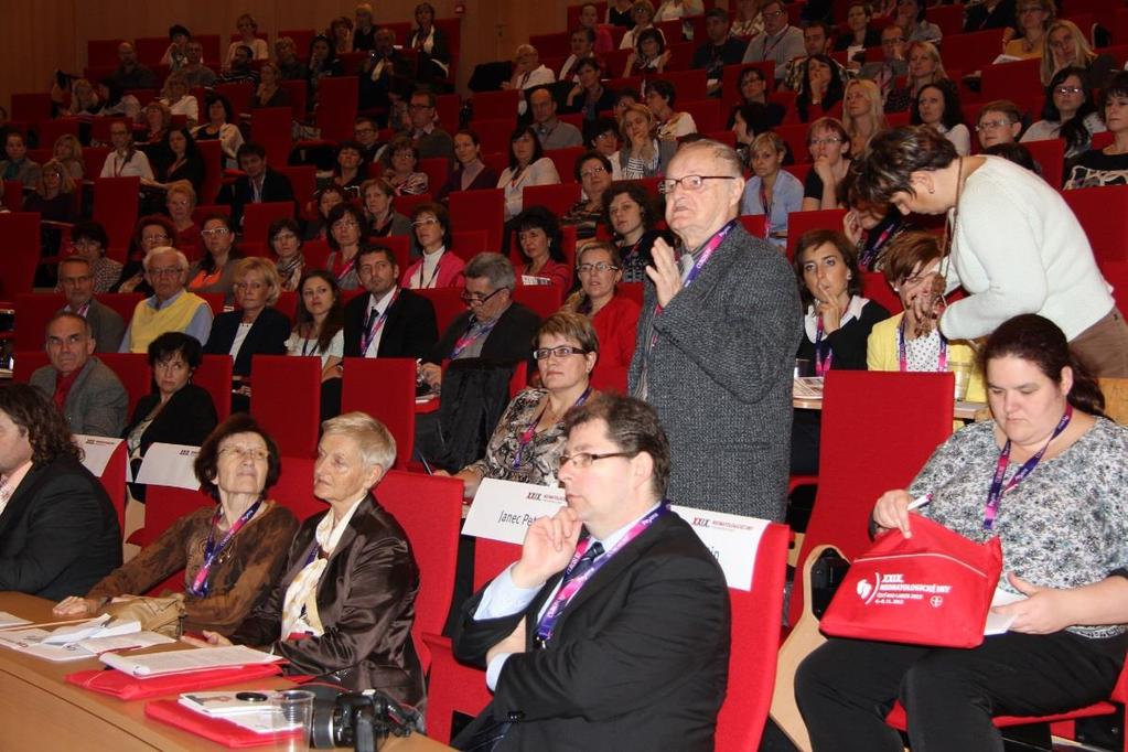 Vzdělávání odborné konference Účast na odborných akcích a pořádání konferencí a seminářů: Novinky v péči o novorozence Náhlé příhody břišní u novorozenců Následná péče o