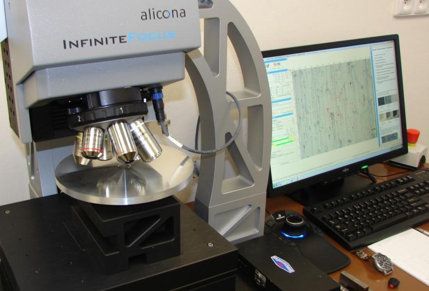 FSI VUT BAKALÁŘSKÁ PRÁCE List 51 Obr. 3.3 Ukázka bezdotykového měřicího zařízení Alicona IFM G4 a měření obrobku. 3.3 Dosažené experimentální výsledky V experimentální části byly na základě předběžných měření ve 4 místech mezikruží (označených 3, 5 a 9 dle obr.