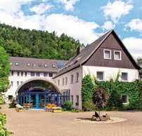 BEHERBERGUNGEN & GASTRONOMIE UBY TOVÁNÍ & GASTRONOMIE 23 Hotel Garni Grundmühle Hotel Garni Grundmühle Die Rollstuhlzimmer sind ausgestattet mit DU/WC, Föhn und TV mit Radio.